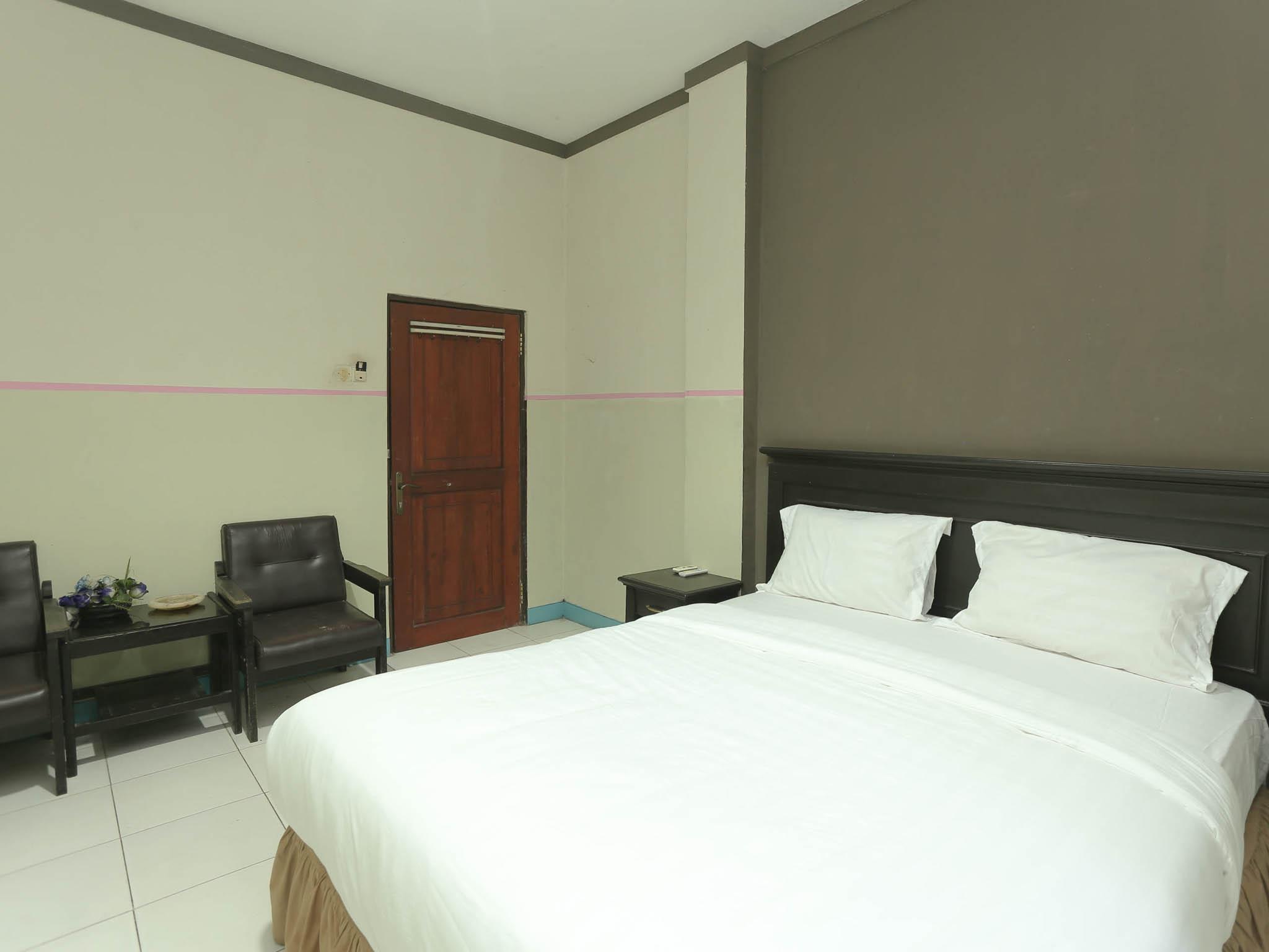 Urbanview Hotel Kharisma Banjarmasin Банджармасин Экстерьер фото