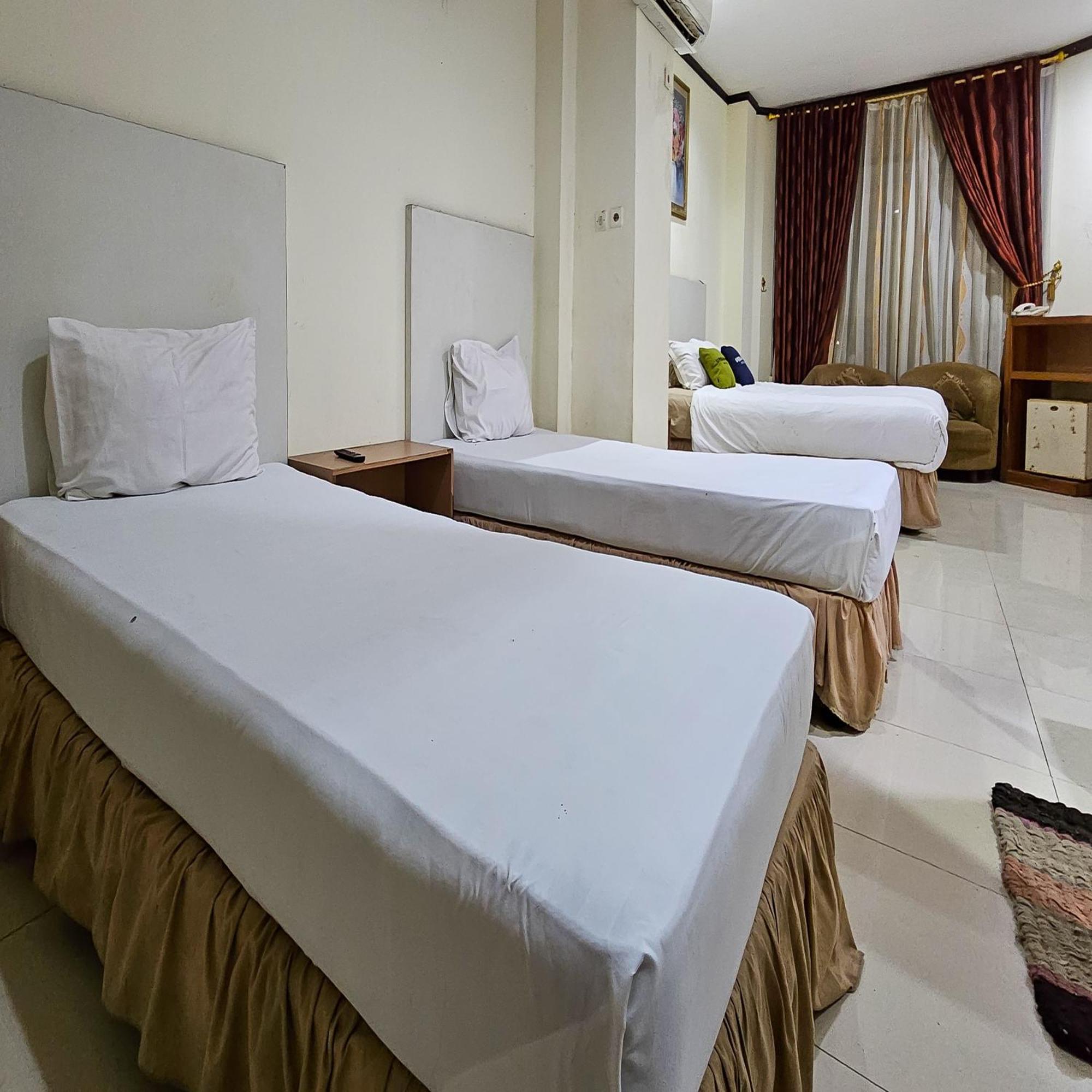 Urbanview Hotel Kharisma Banjarmasin Банджармасин Экстерьер фото